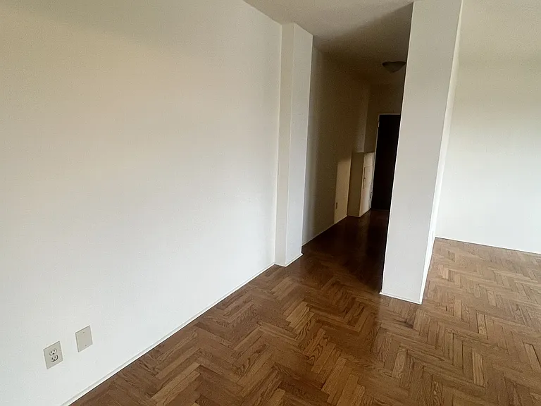 1609 N. Prospect Avenue — Photo 9