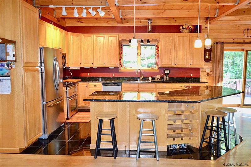 5th image of 203 EAGAN Road