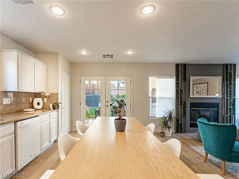 11220 Salentino Ave — Photo 12