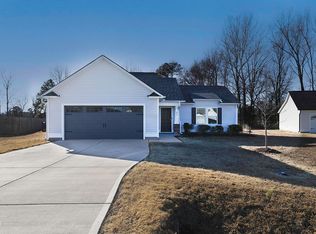 62 Flip Flop Cir, Four Oaks, NC 27524