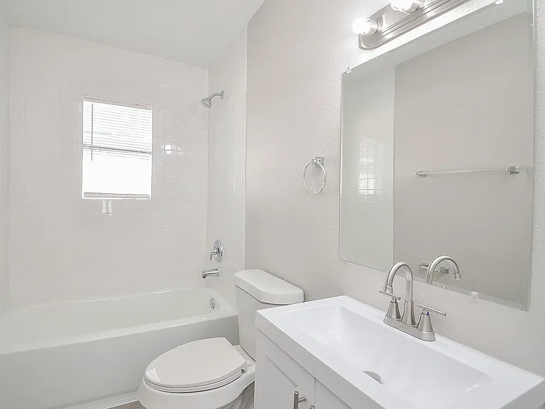 6010 Collingsworth St #2 — Photo 16