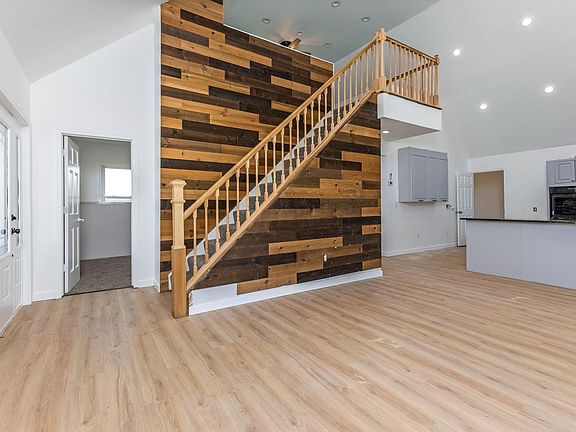 5th image of 107 E 2nd Ave
