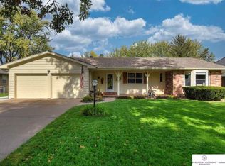 12056 Westover Rd, Omaha, NE 68154