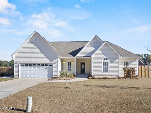 213 Lakeside Drive, Sneads Ferry, NC 28460