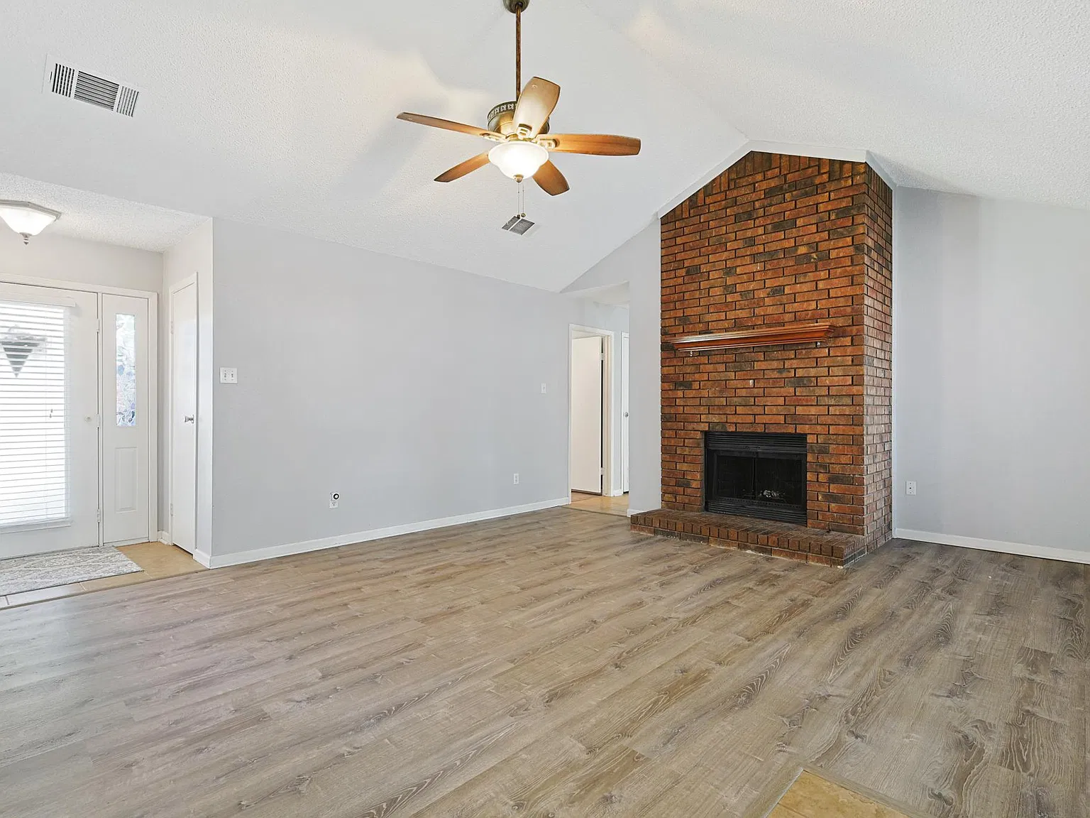 3 bed, 1598 sqft, $2,850 — Photo 4