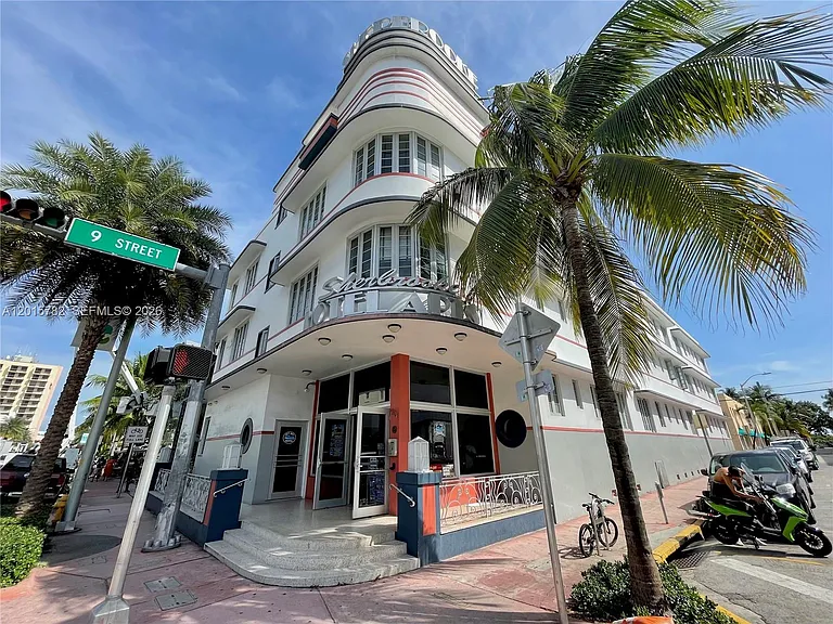 901 Collins Ave #103 — Photo 1