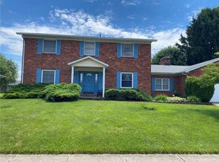 1296 Ridge Rd, Wilmington, OH 45177