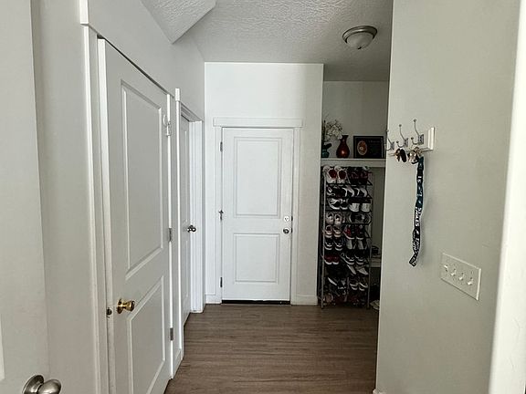 2nd image of 1669 W Rockaway Ln