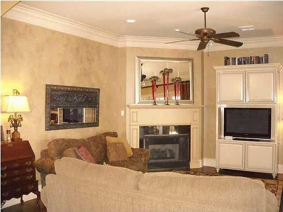 3rd image of 110 Brundage Ln
