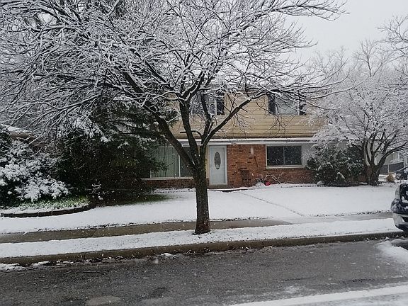 3rd image of 1302 E 4th St