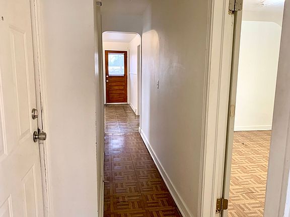 4th image of 1004 E Crosstown Pkwy APT 2