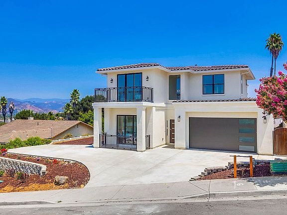 5th image of 1076 Circle Dr #1078