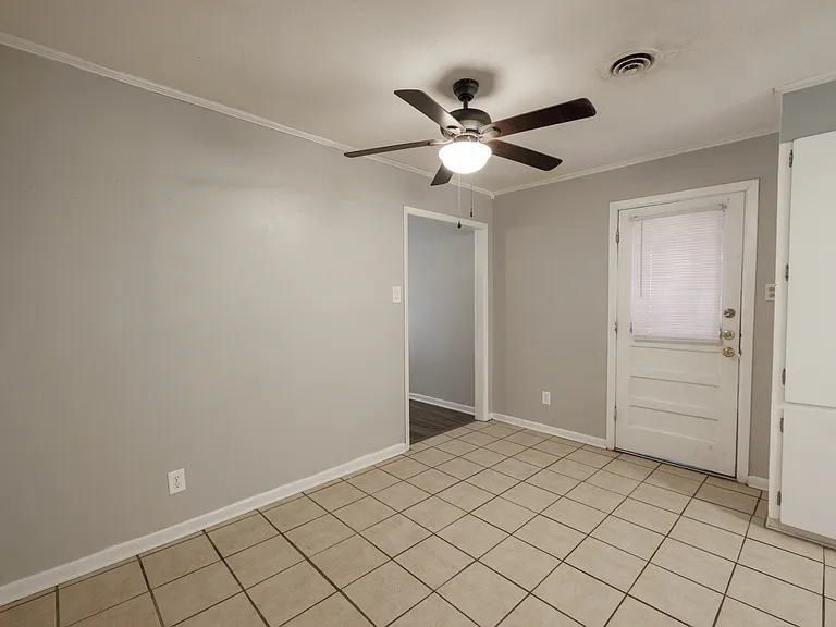 1217 Mimosa Dr — Photo 9