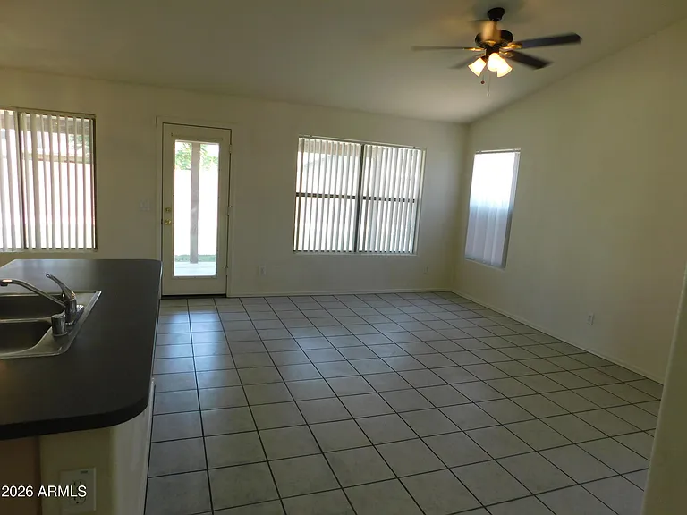 2430 E Fairview St — Photo 7
