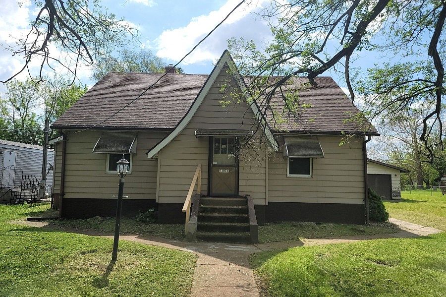 1st image of 5004 Lakeview Dr