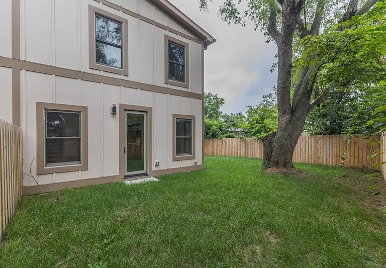 271 Garry Dr #A — Photo 33