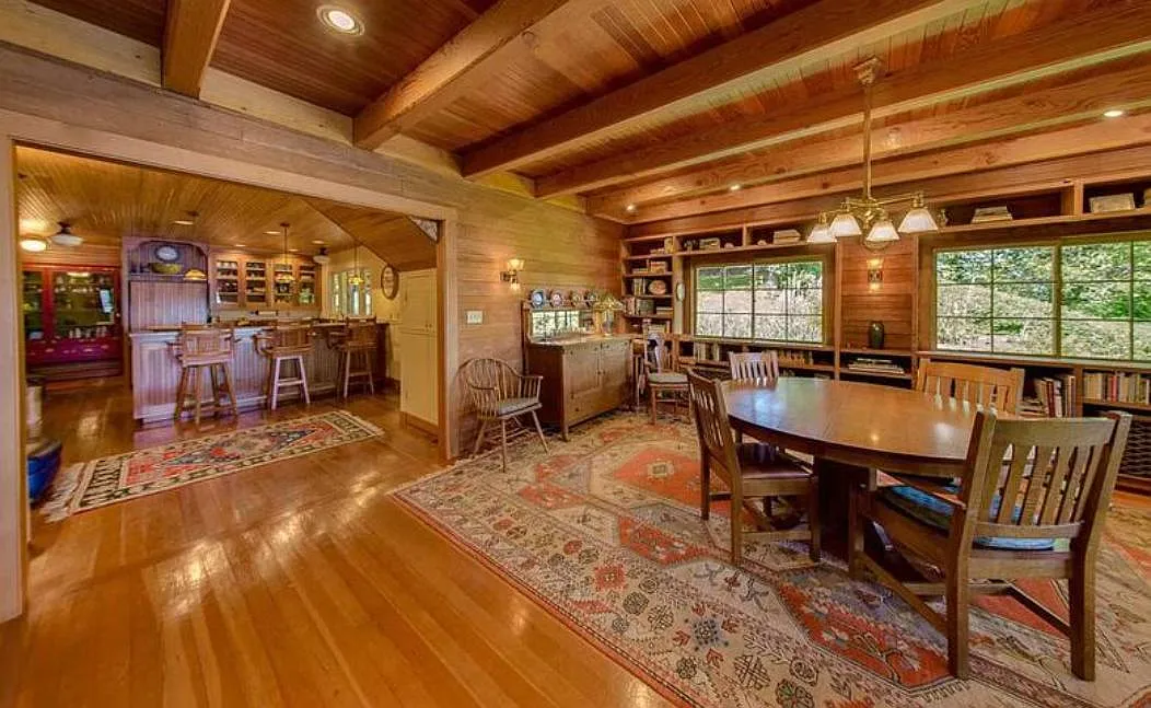 4 bed, 2705 sqft, $6,500 — Photo 4