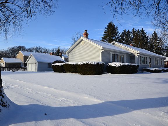 4th image of 200 N Hickory Ave