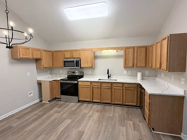 2 bed, 1290 sqft, $1,750 — Photo 4
