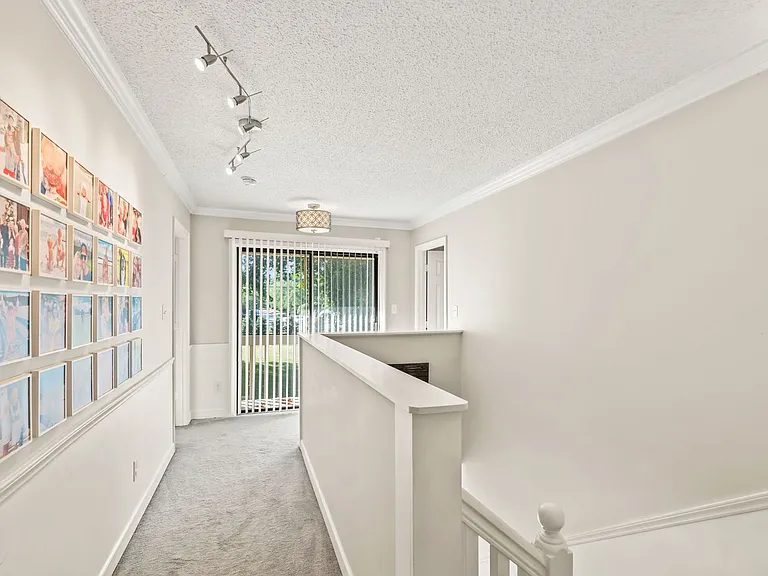 223 Ivy Cir — Photo 51