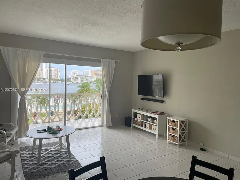 450 Golden Isles Dr #2F — Photo 3