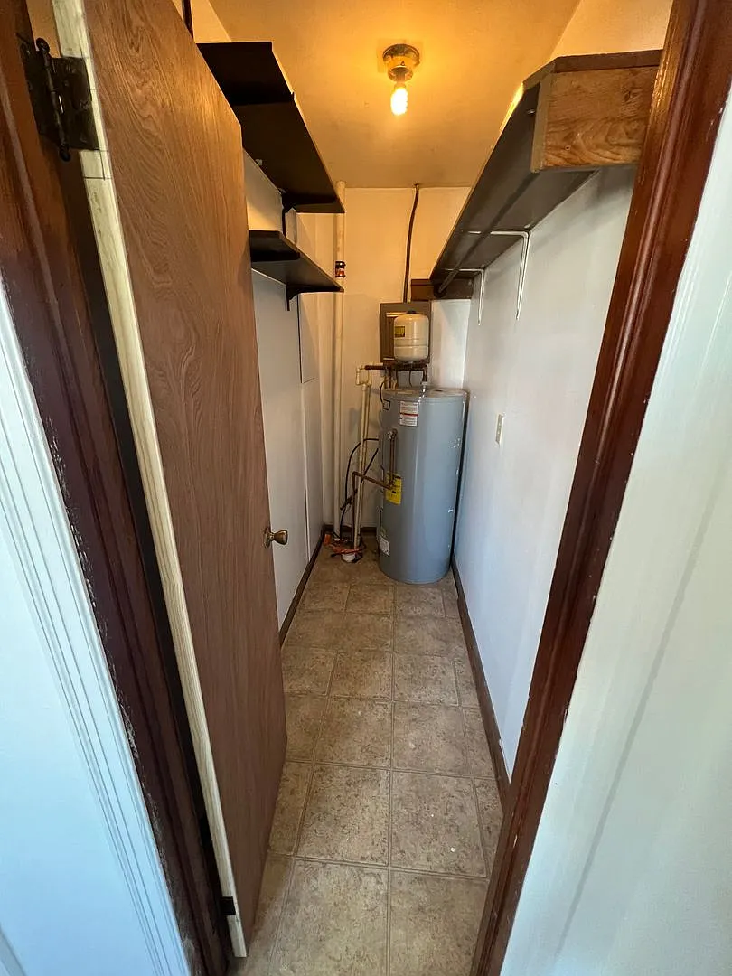 Studio Apartment in Jerseyville — Photo 3