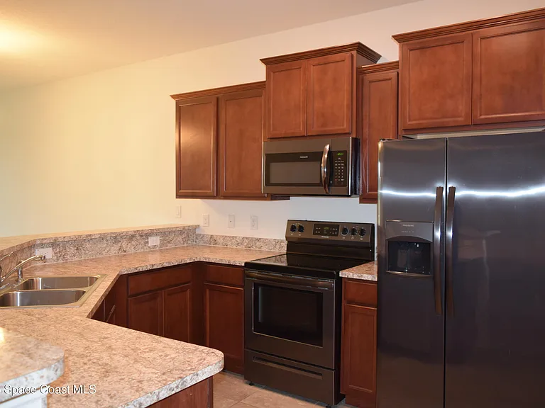 620 Remington Green Dr SE #103 — Photo 5