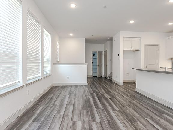 5th image of 4312 Oliver Dr