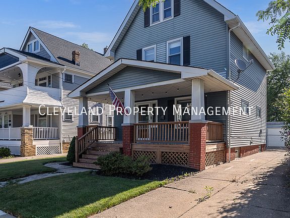 2nd image of 1643 Larchmont Ave