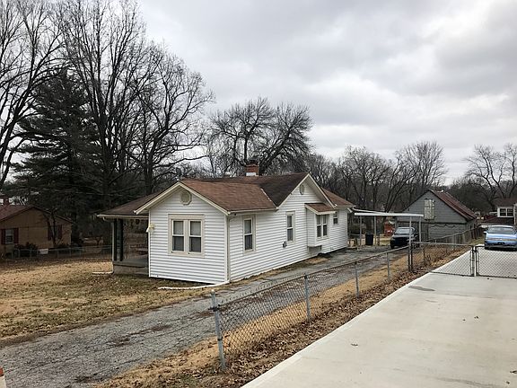 2nd image of 5549 Farrow Ave