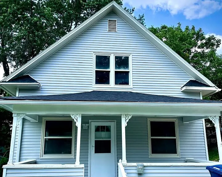 707 Gray St — Photo 1