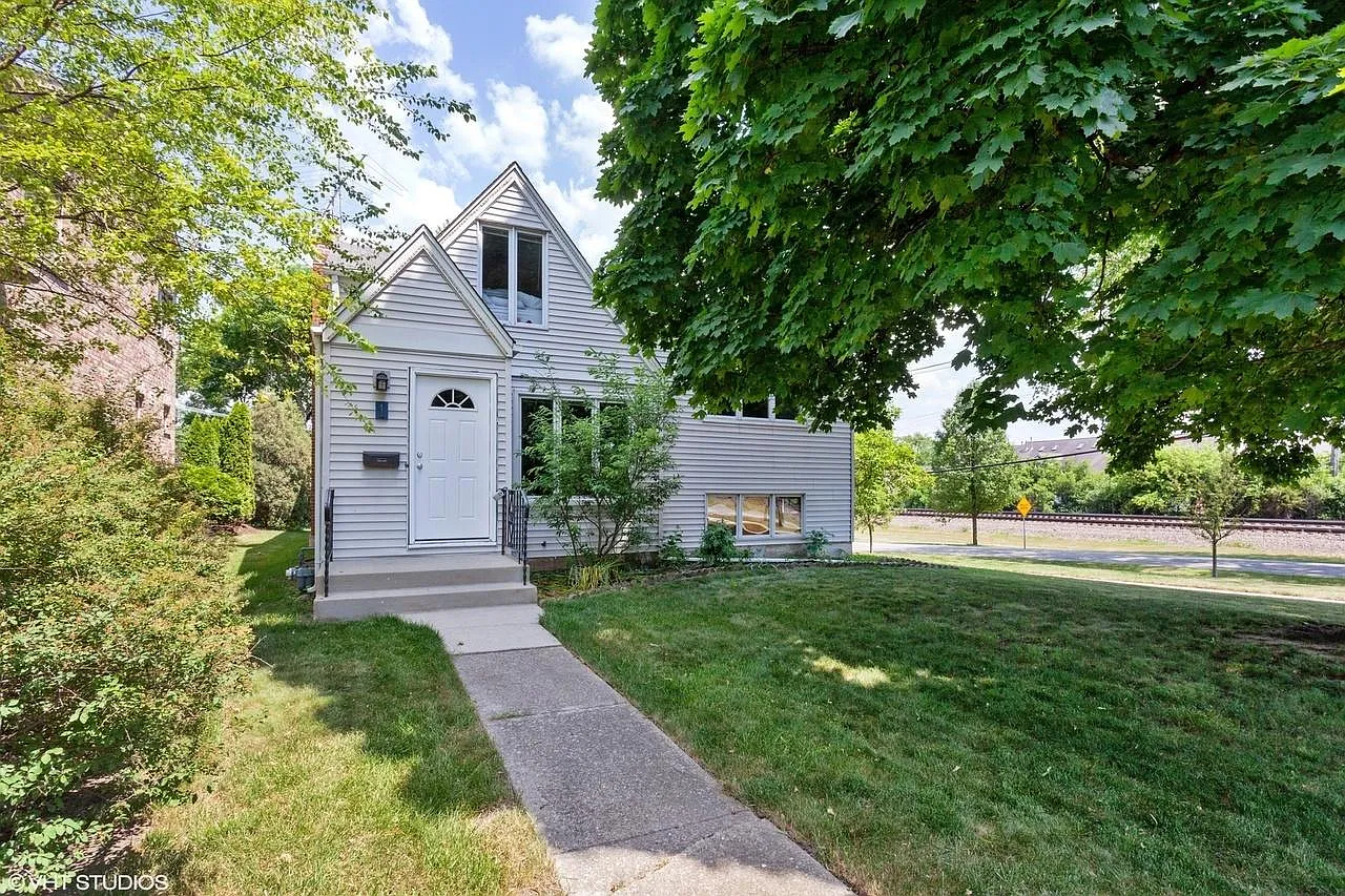 1 Arthur Ave photo 1