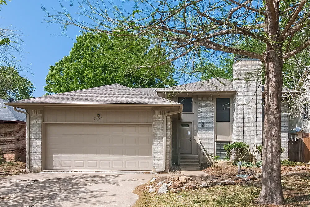 4 bed, 2.5 bath, 2184 sqft, $2,525 — Photo 1