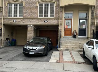 1250 Saint Martins Dr W #12, Pickering, ON L1W 0A2