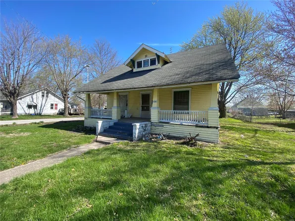 416 W Hudson St, Wellsville, MO 63384