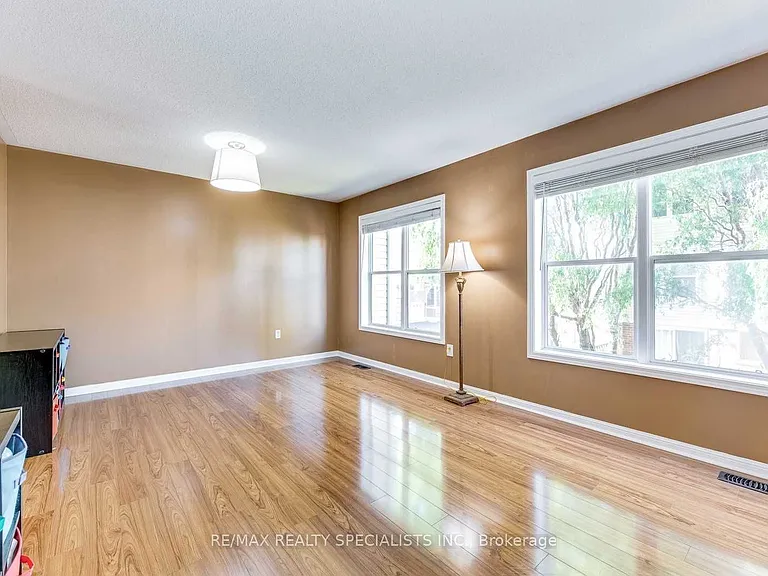 2979 Garnethill Way — Photo 6