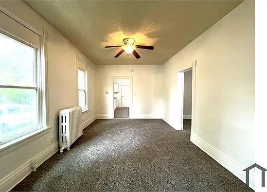 2020 Walnut St — Photo 5