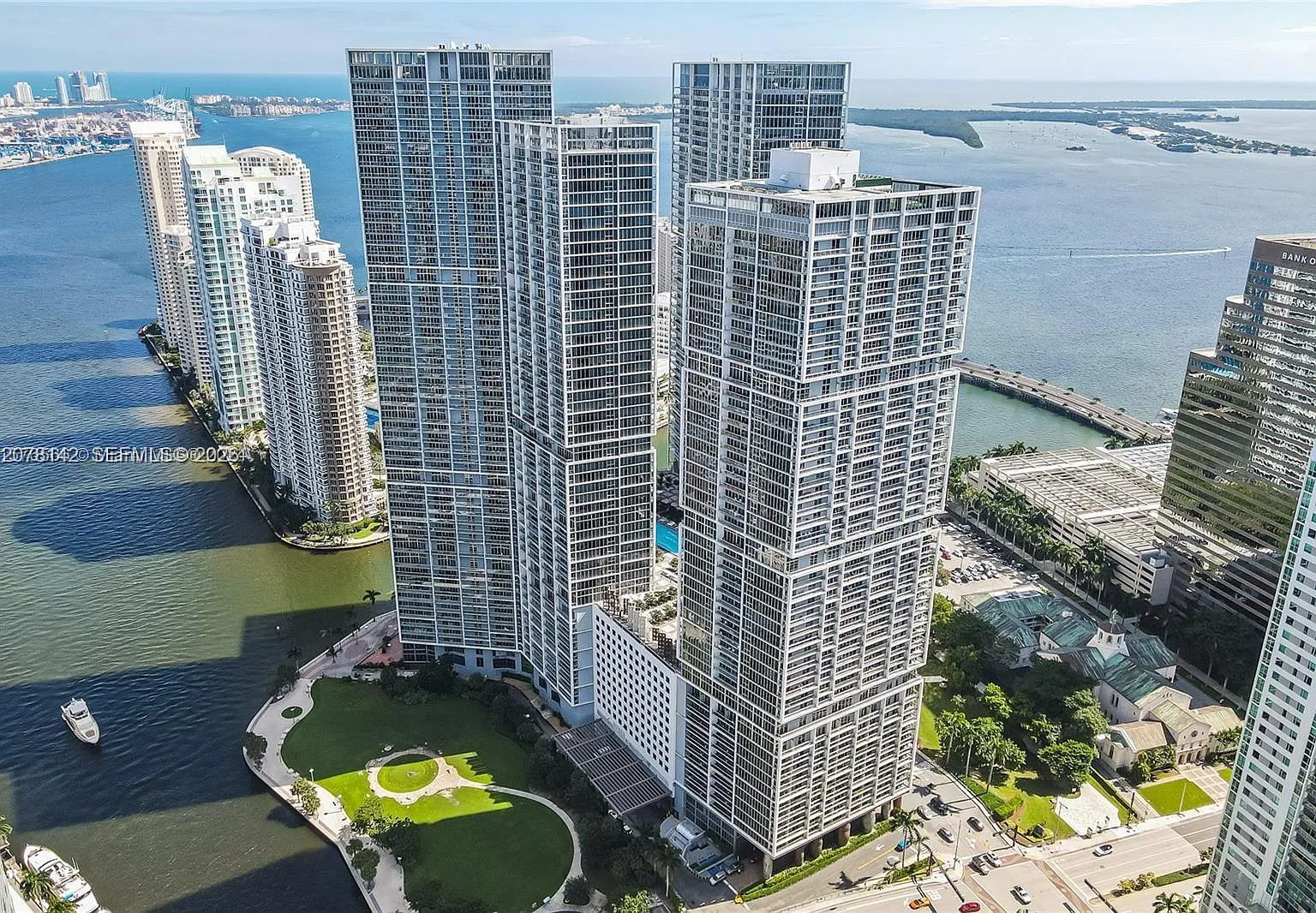 Iconbrickell Condo No 1 — Photo 2