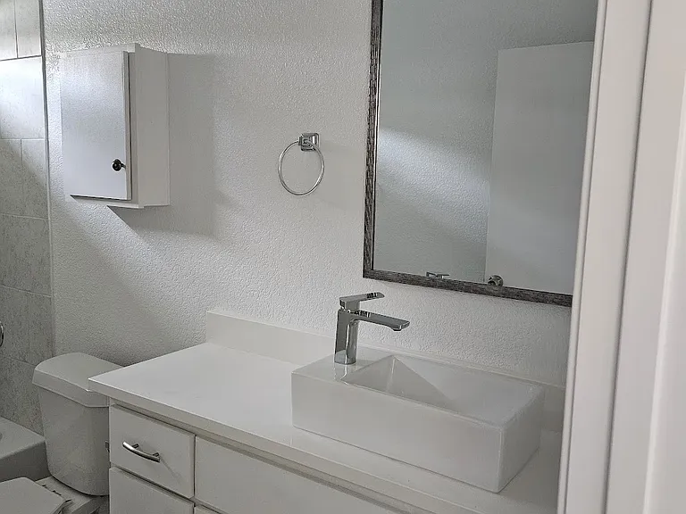 221 San Angelo St #A — Photo 8