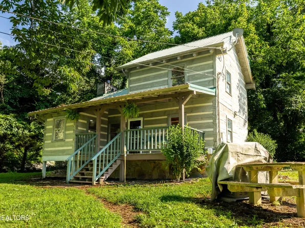 111 Potleg Hill Rd, Townsend, TN 37882