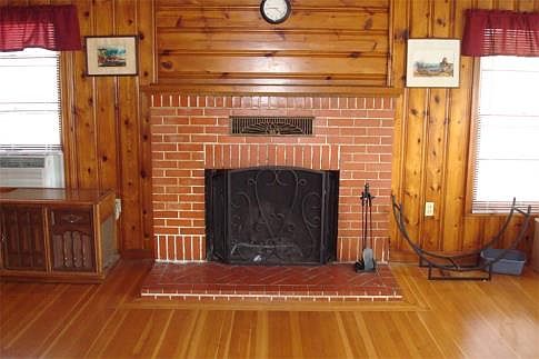 2nd image of 1365 N Goerig St