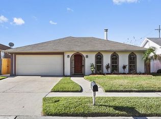 8024 Sandy Cove Dr, New Orleans, LA 70128