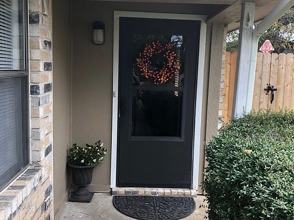 3rd image of 6624 Parkview Ln