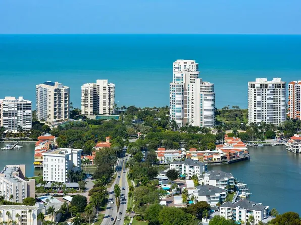 555 Park Shore Dr APT 508, Naples, FL 34103