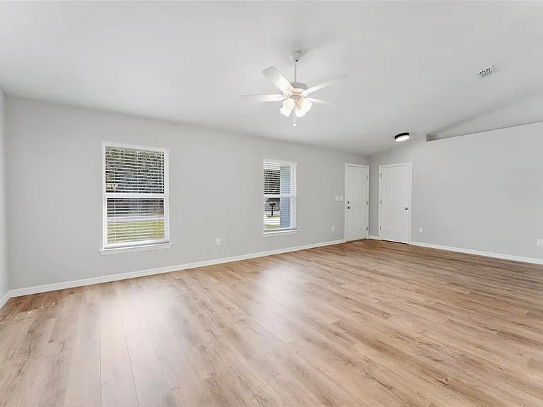 9416 N Sandree Dr — Photo 6