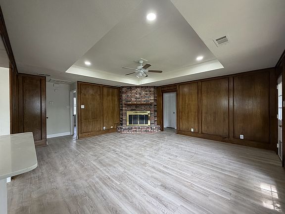 2nd image of 834 Linda Dr