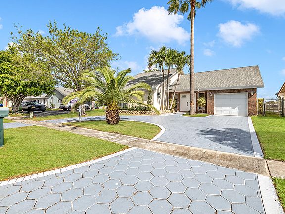 5th image of 11951 NW 35th Street