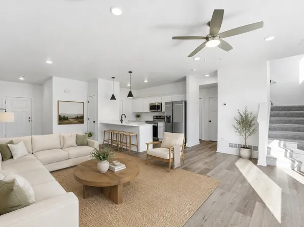 209 NW Waverly Dr, Waukee, IA 50263