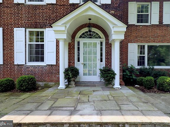 4th image of 1150 Linden Hall Rd