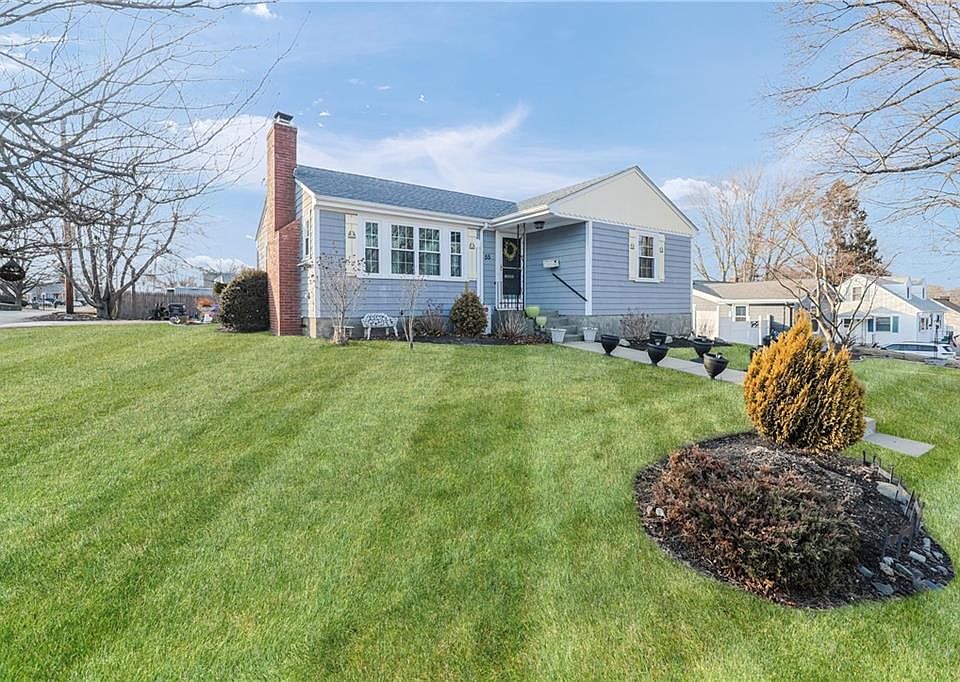 1st image of 55 Moorland Ave
